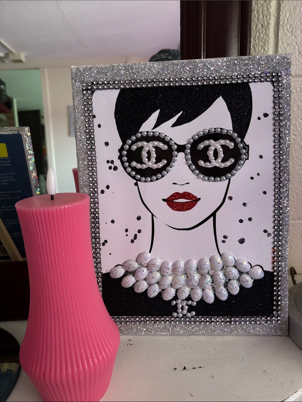 Lady Chanel DIY 8 by 10 on 9 by 12 Canvas. Glittered Foto
